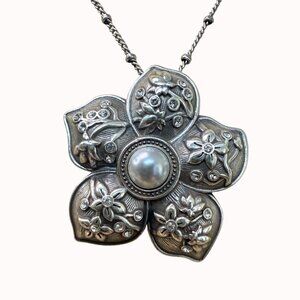 Kyoto Bloom Silver-Tone Pearl Floral Pendant Necklace, Fem, Scandi, Garden